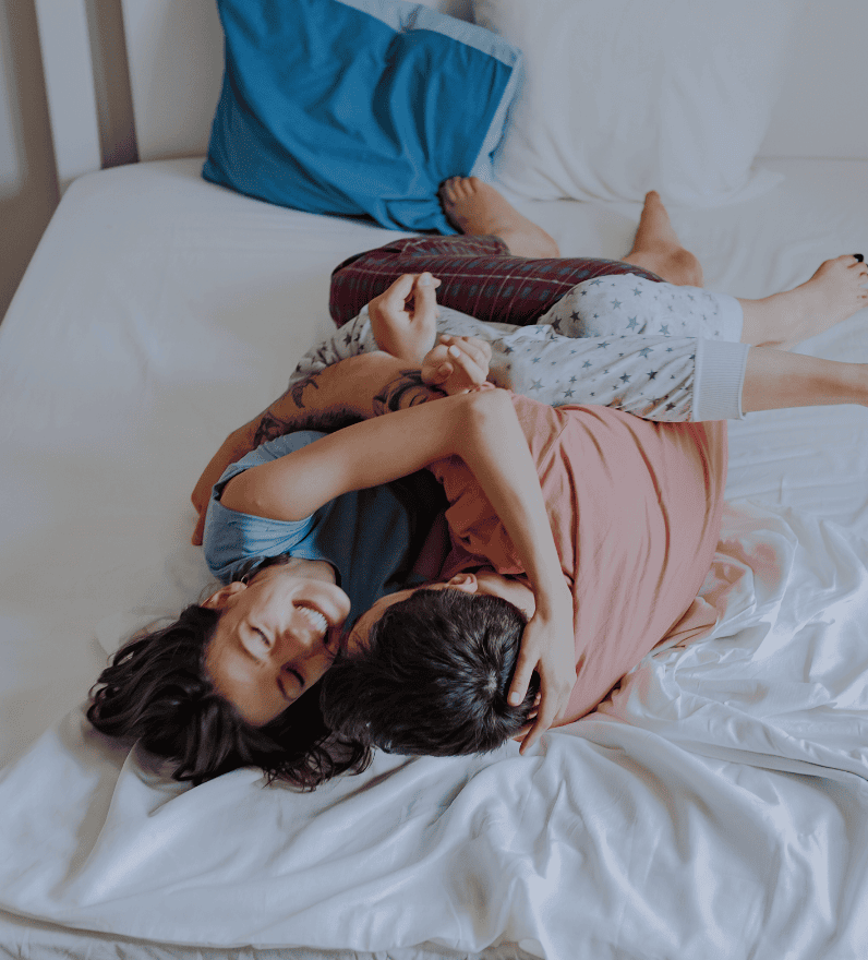 infertilite-bilan-sanguin-couple-happy